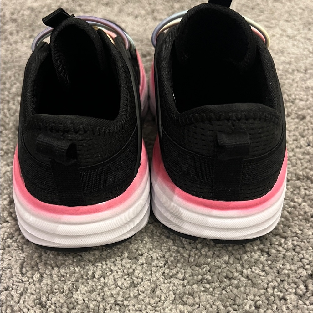 Athletic Works kids size 11 sneakers - Picture 5 of 9